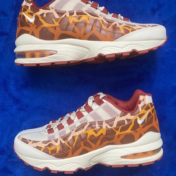 Nike Shoes - Safari Nike air max 95. Size 7y
